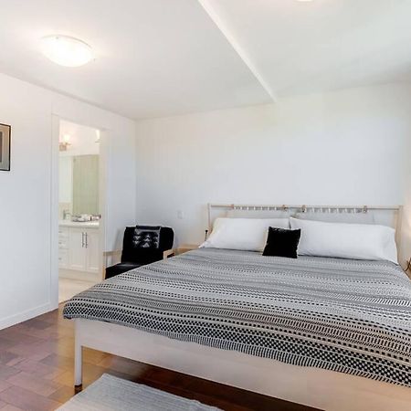 Cedar Hill Sunlit Stay - Bright Spacious & Modern Victoria Exteriör bild
