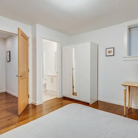 Cedar Hill Sunlit Stay - Bright Spacious & Modern Victoria Exteriör bild