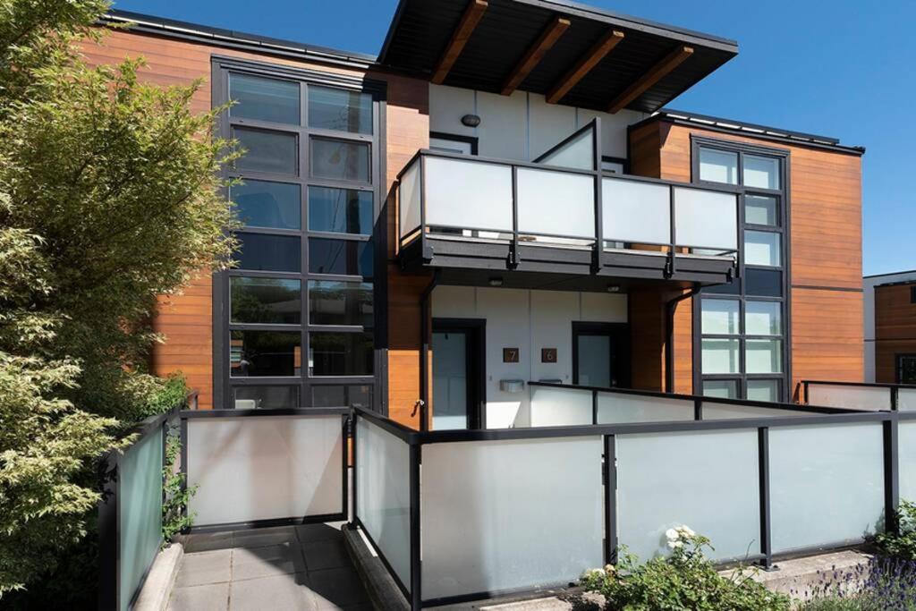 Cedar Hill Sunlit Stay - Bright Spacious & Modern Victoria Exteriör bild