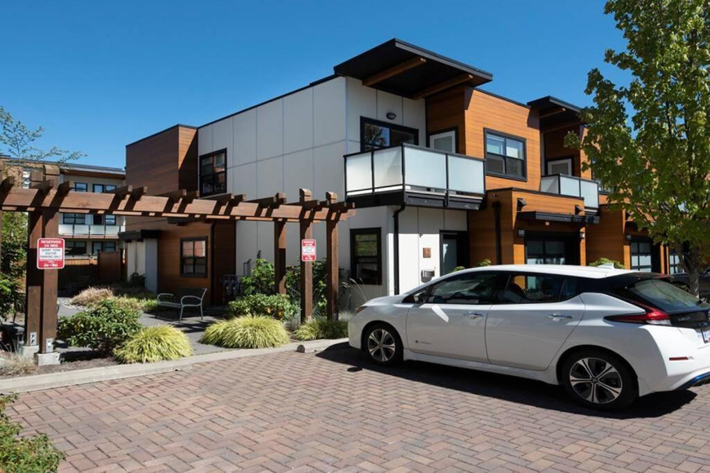 Cedar Hill Sunlit Stay - Bright Spacious & Modern Victoria Exteriör bild
