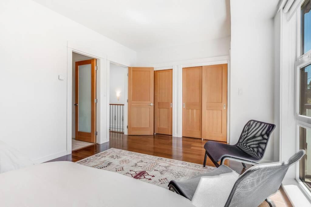 Cedar Hill Sunlit Stay - Bright Spacious & Modern Victoria Exteriör bild