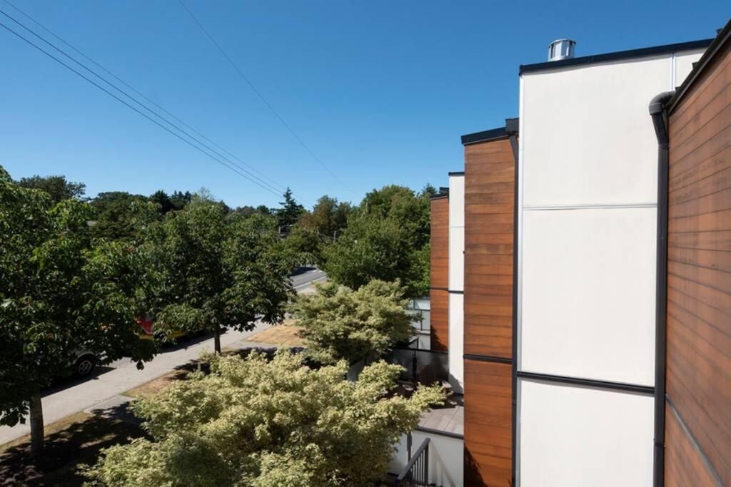 Cedar Hill Sunlit Stay - Bright Spacious & Modern Victoria Exteriör bild